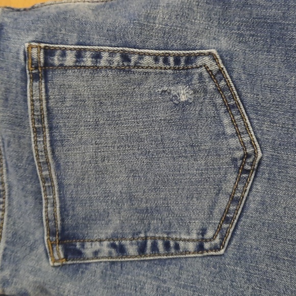 St John's Bay Girlfriend Distressed Jeans. Size 6. - Picture 5 of 6